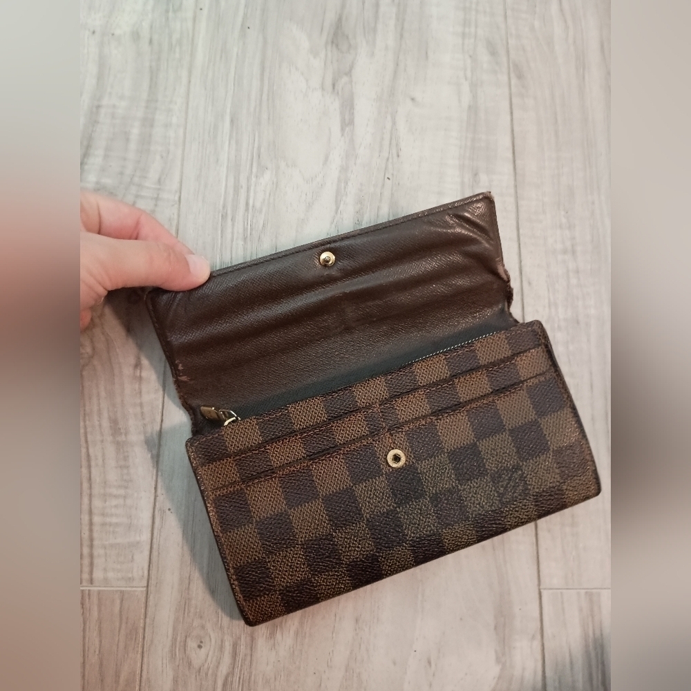 Authentic Louis Vuitton Damier Ebene Coated Canvas Leather Sarah Long Wallet - Picture 5 of 10
